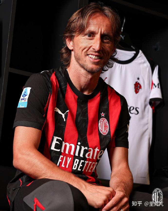 本赛季各项赛事狂轰34球，哈兰德追平C罗12年前同期纪录