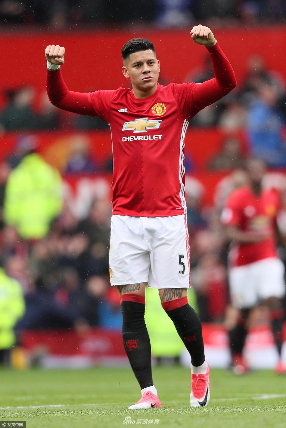 英超战报：B费2射1传，姆伯莫破门，曼联4-1狼队