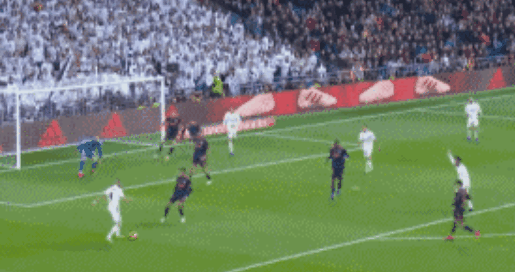 405次，梅西超越普斯卡什成为足坛历史助攻王