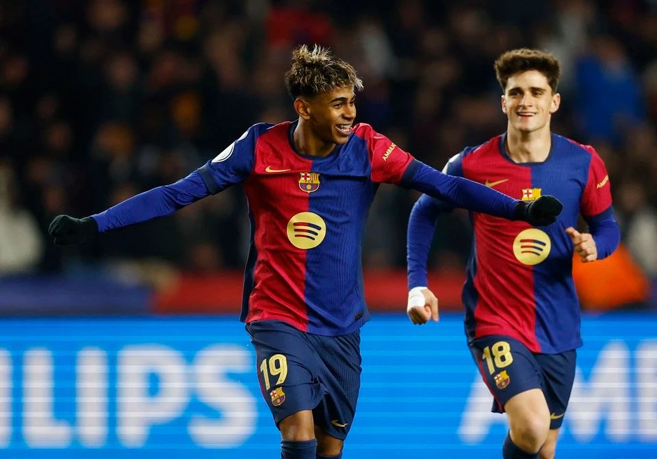 宝刀未老！53岁齐达内再现马赛回旋，戏耍大美女后轻盈破门